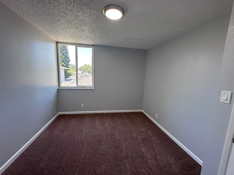 955-959 Joaquin Ave — Photo 8
