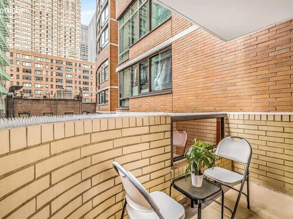 311 East 38th Street image 7 of 13