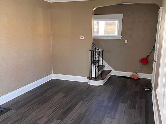 5th image of 4011 Daisy Ave