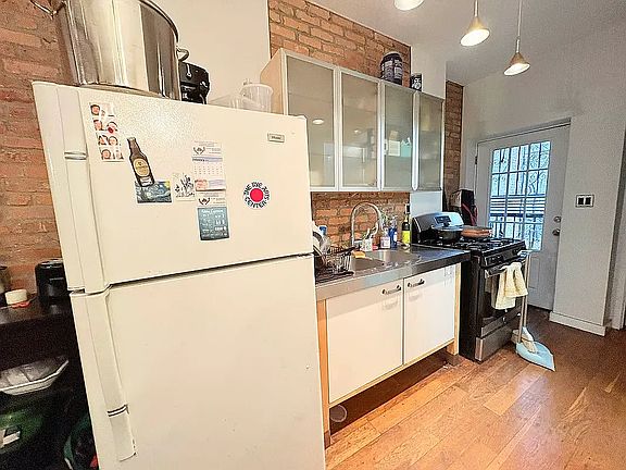 3rd image of 1345 Hancock St #3F