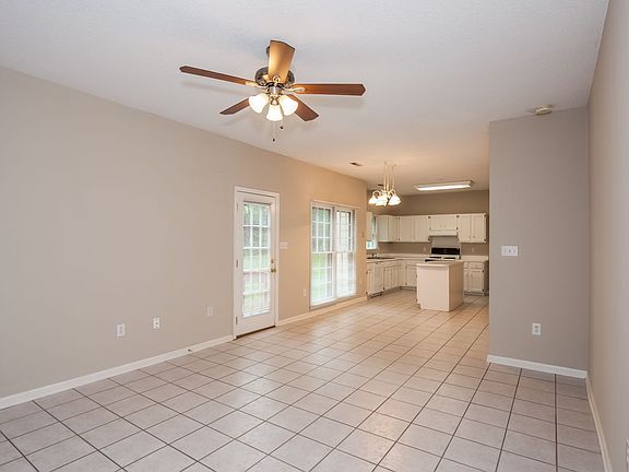 5th image of 108 Glenmont Ct