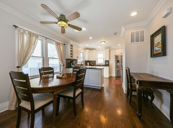 5th image of 253 Pine St