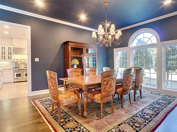 5th image of 3204 Park View Ct