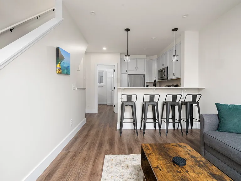 208 Gillis St #13 — Photo 33