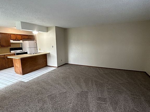 4th image of 901 NE Tortoise Dr #D