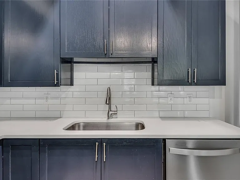 400 Village Pkwy NE #202 — Photo 6