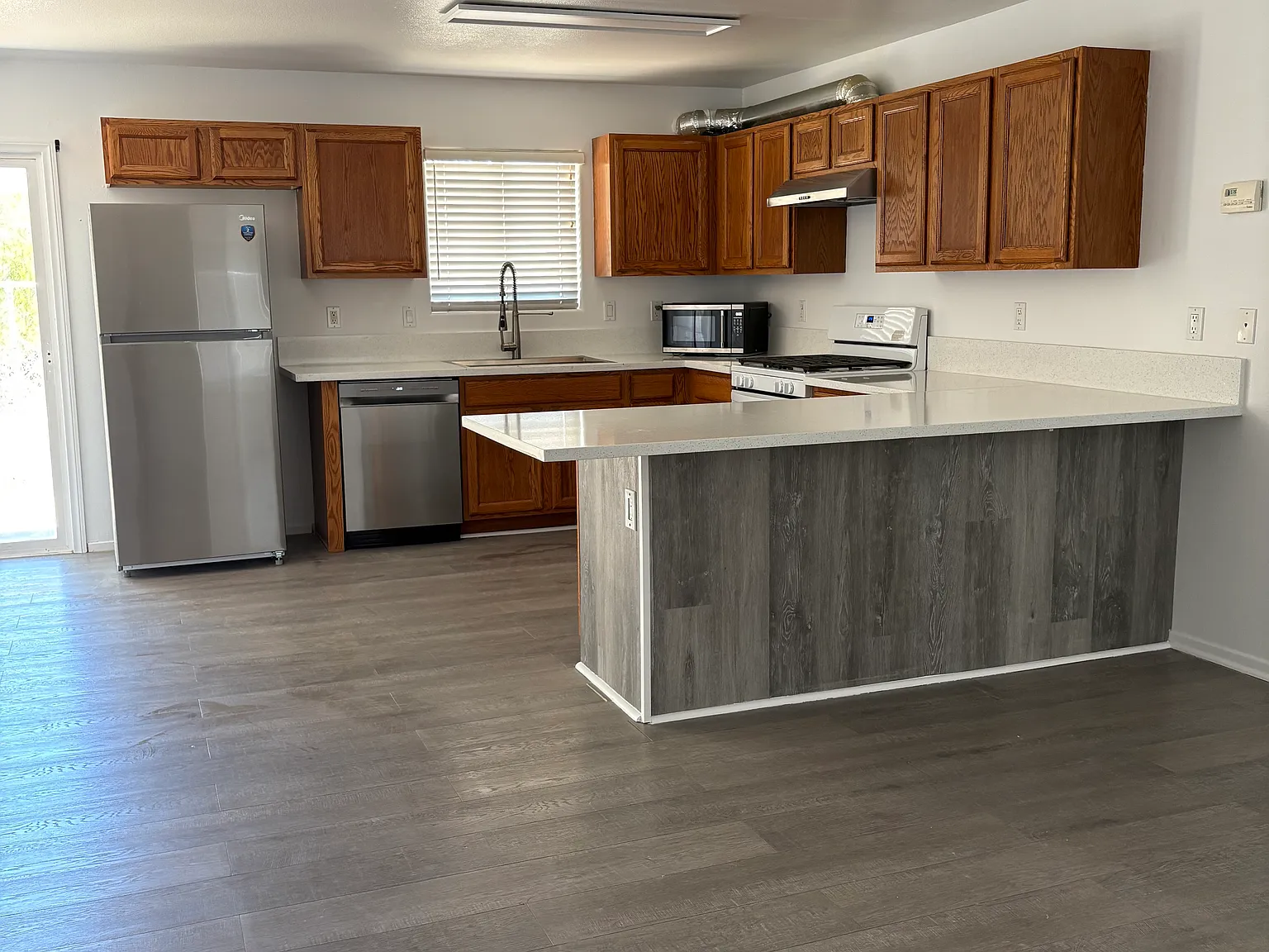 3 bed, 1260 sqft, $1,795 — Photo 2