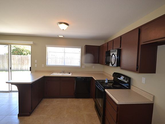 5th image of 359 Valleywood Dr