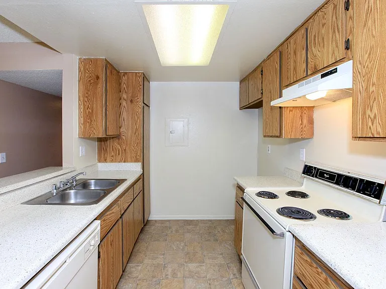 Pinecrest Apartment Homes — Photo 20
