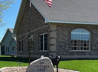324 Victoria Ln, Waite Park, MN 56387