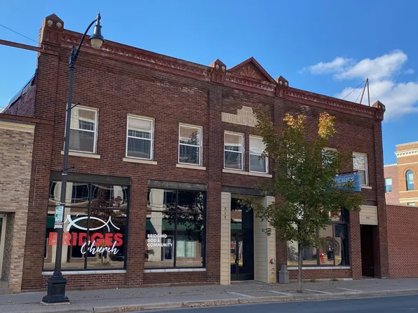 306 4th St S APT 8, La Crosse, WI 54601