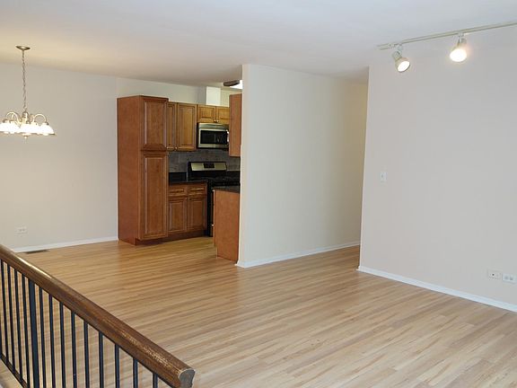 4th image of 310 Creekside Dr #310