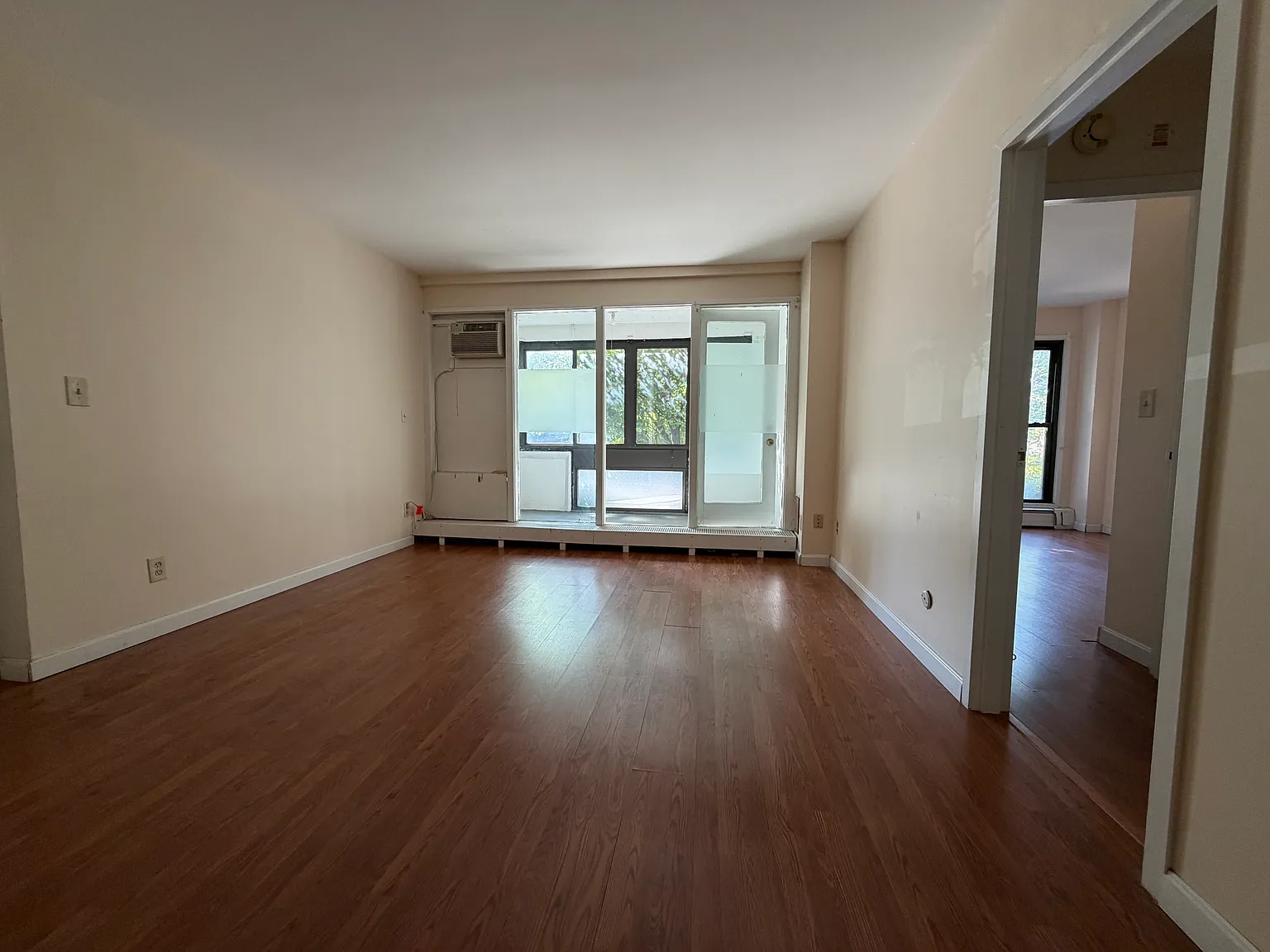 1 bed, 550 sqft, $2,495 — Photo 3