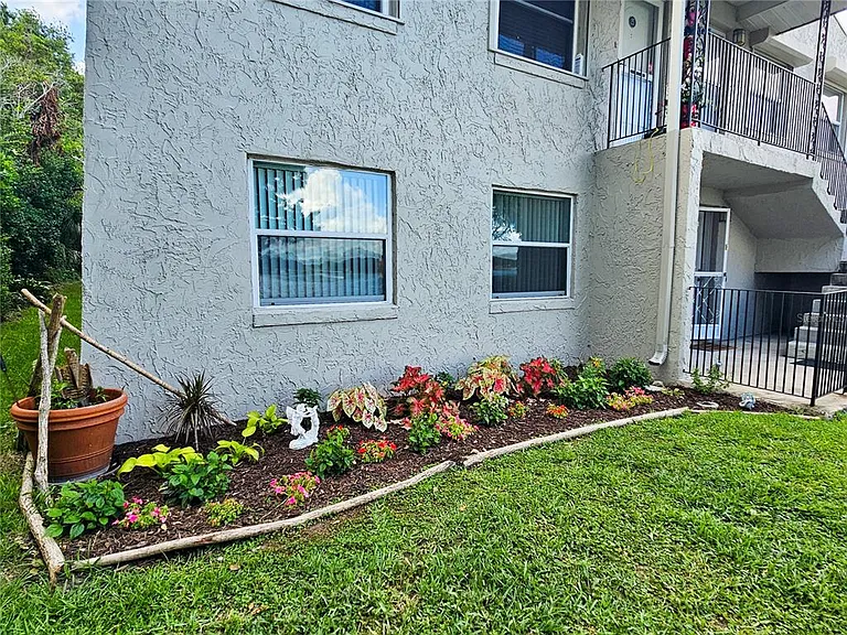 1103 Cypress Gardens Blvd #17 — Photo 2