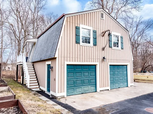 20 Whipple Ave, Blackstone, MA 01504