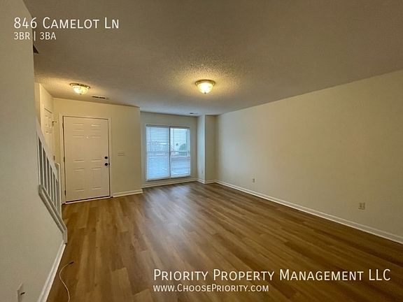2nd image of 846 Camelot Ln