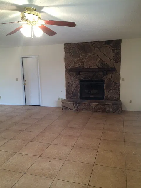 3 Bedroom Home In Apple Valley — Photo 4