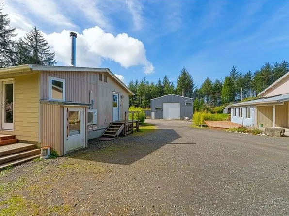89988 W South Bay Ln, Coos Bay, OR 97420