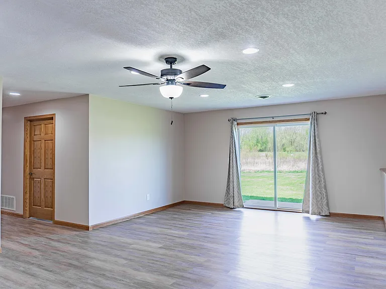 2112 Blake Ave — Photo 41