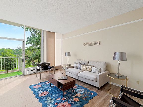 5th image of 1401 W River Blvd APT 2D
