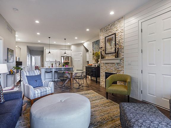 3rd image of 737 Bagley Ave SE #5