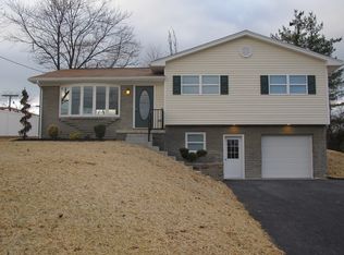 145 Highland Dr, Chambersburg, PA 17202