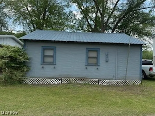 10010 N River Rd NW, McConnelsville, OH 43756