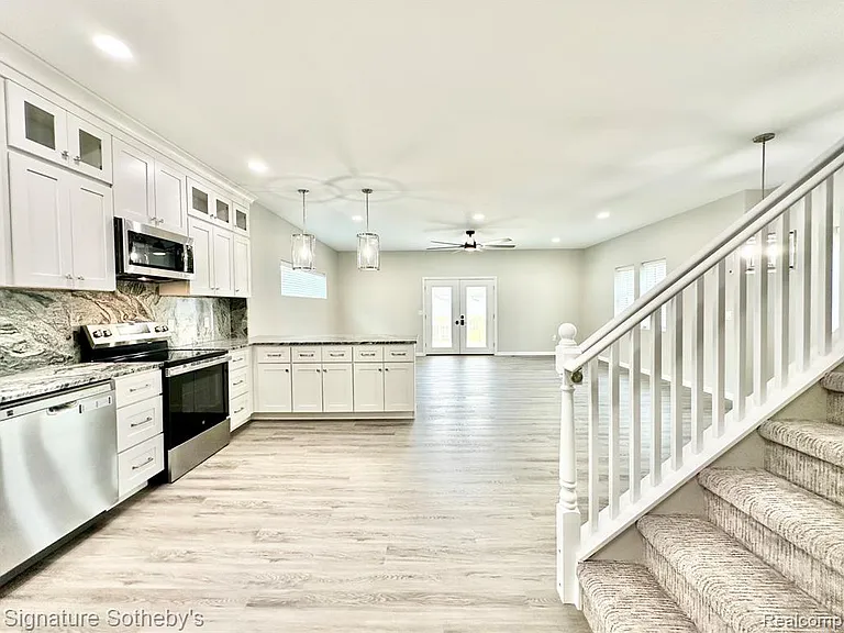 442 Ardmore Dr — Photo 26