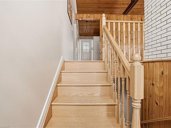 3rd image of 268 Canboro Rd