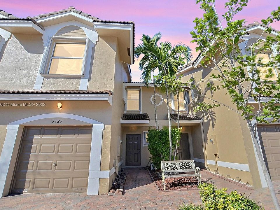1st image of 5423 NW 90th Ter