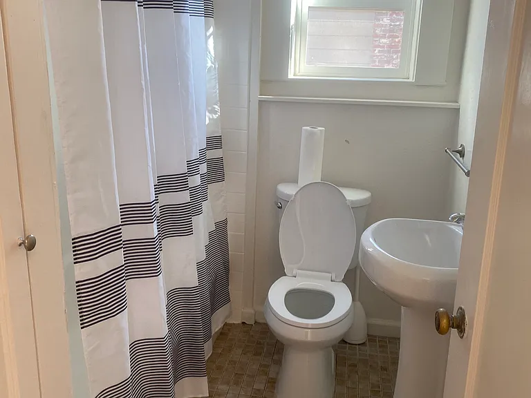 442 Merritt Ave #1 — Photo 9