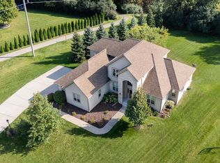 N73W29015 Bark River Rd, Hartland, WI 53029