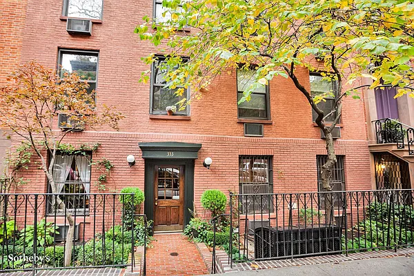 Sold by Sotheby's International Realty | media 25