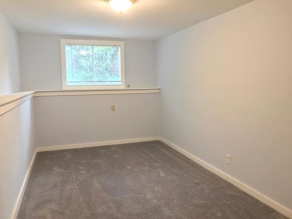 5th image of 414 Jackson St