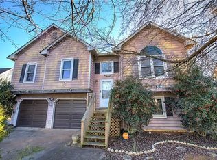 108 Thornwood Dr, Cartersville, GA 30121