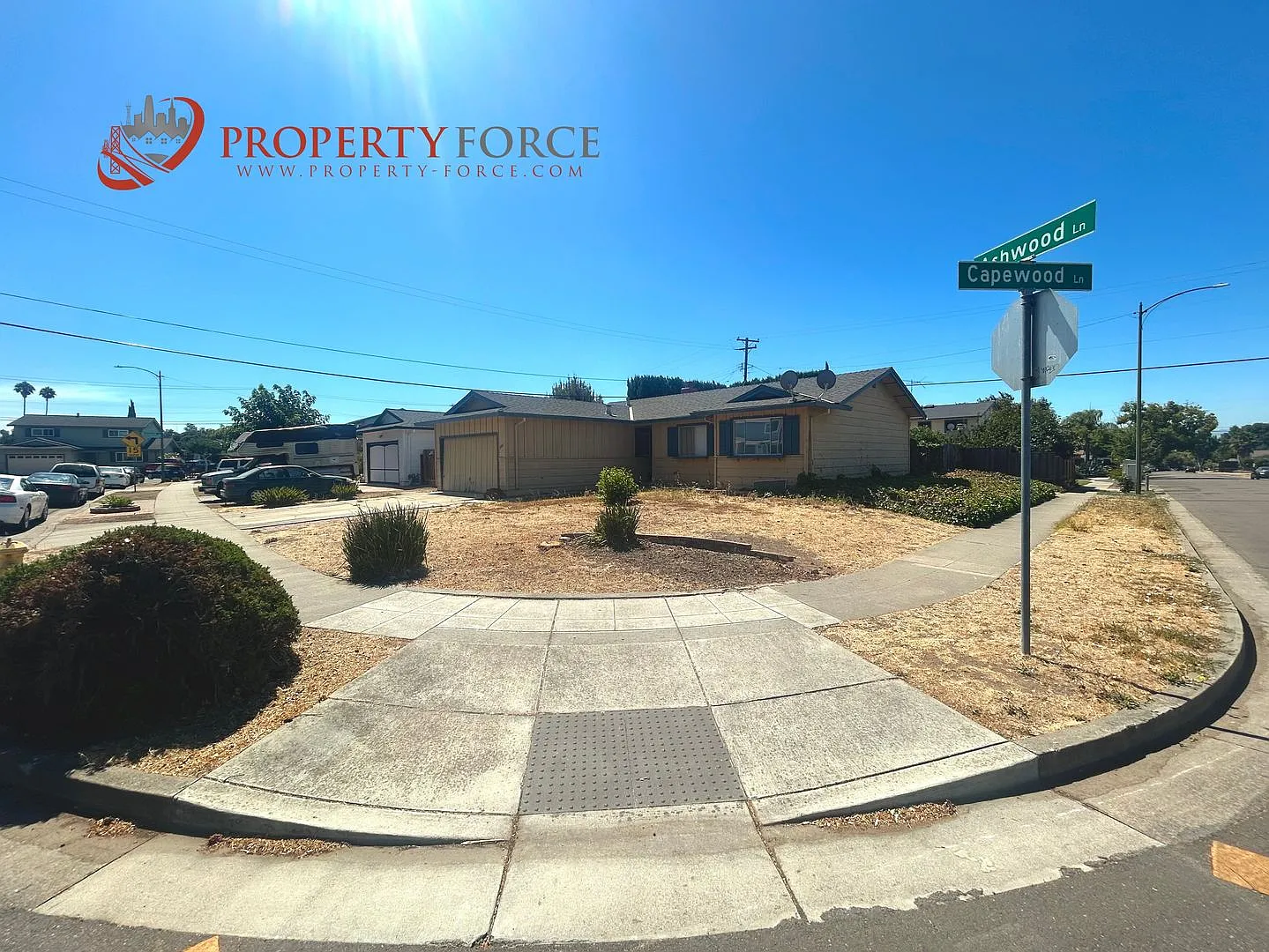 2085 Ashwood - 3br & 2ba - Prime Location, Offered By Property Force, Inc. — Photo 2