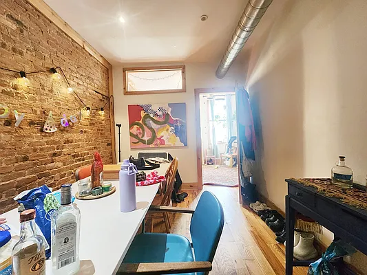 Rented by RELEASE NY | media 8