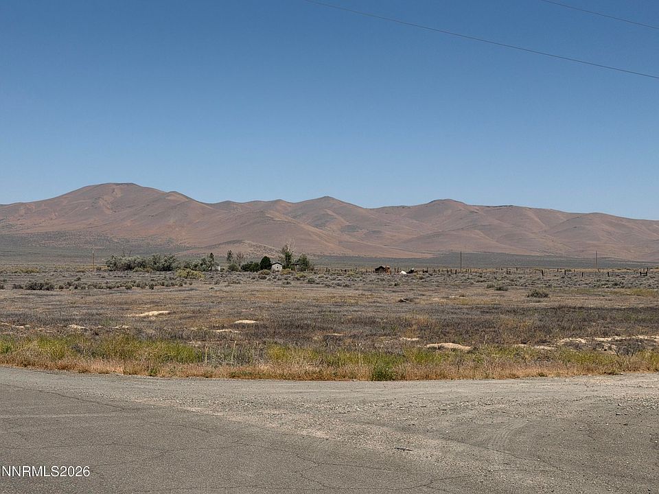 1st image of 15 Paradise Ranchos Dr
