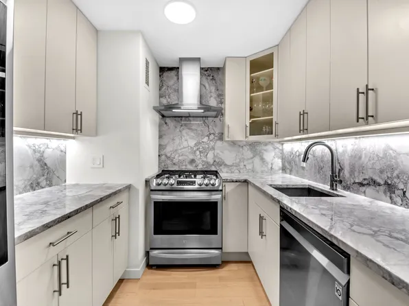 77 Fulton Street 4J image 1 of 8