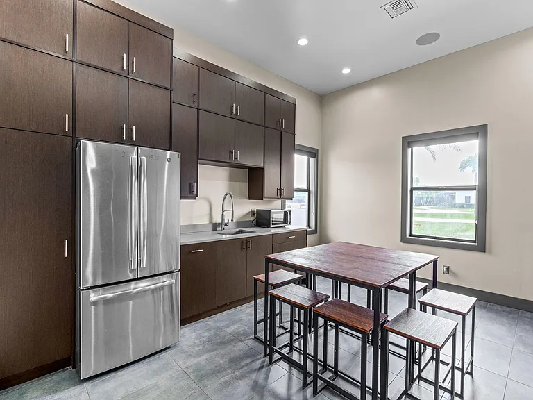 13155 Southfields Rd — Photo 37