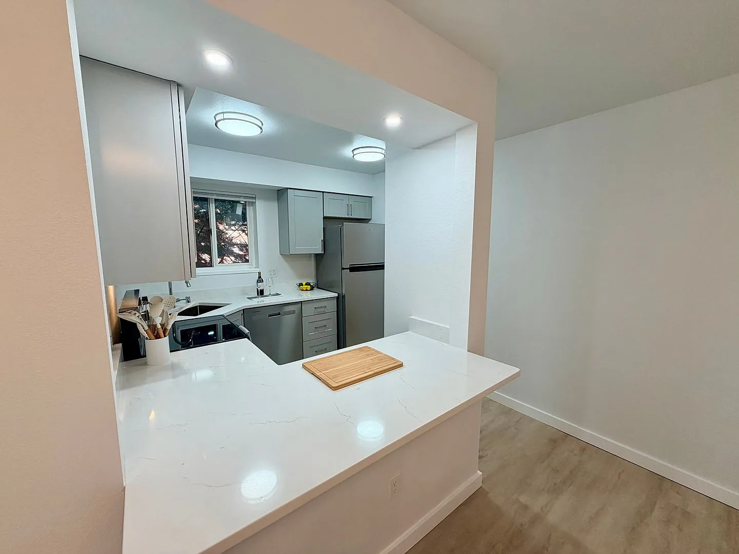 1712 Boylston — Photo 3