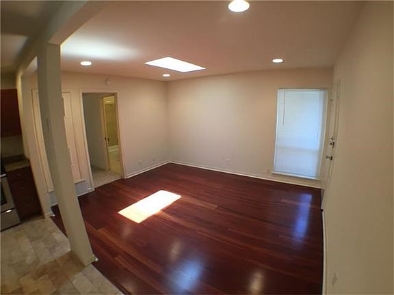 3rd image of 2800 Cole St APT 205C