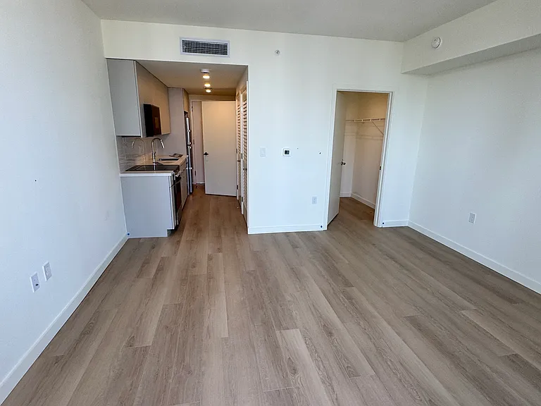 40 NW 3rd St #CS1 — Photo 6