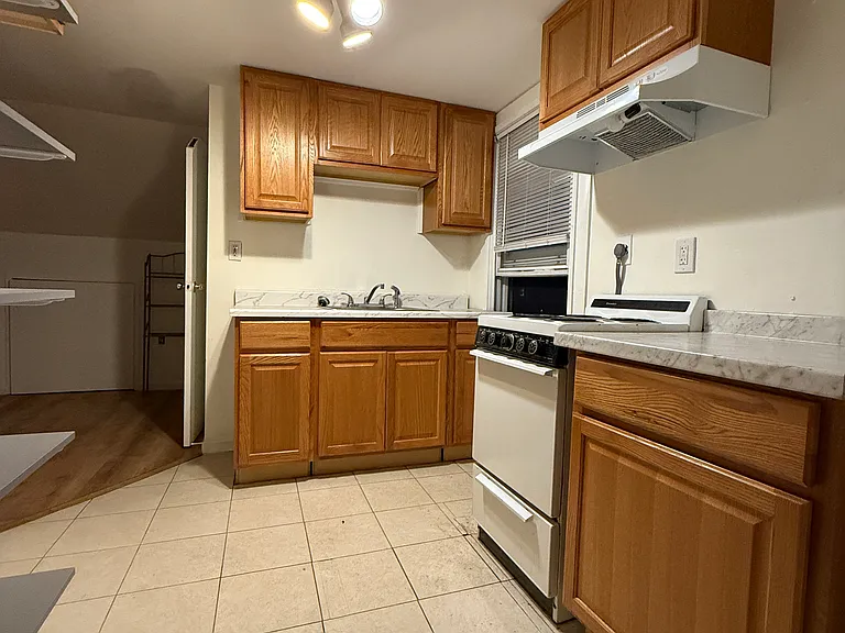 519 Chestnut St #3 — Photo 4
