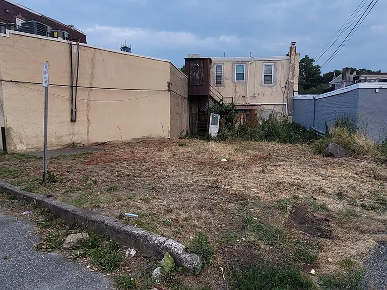 873 Main St #2 — Photo 9