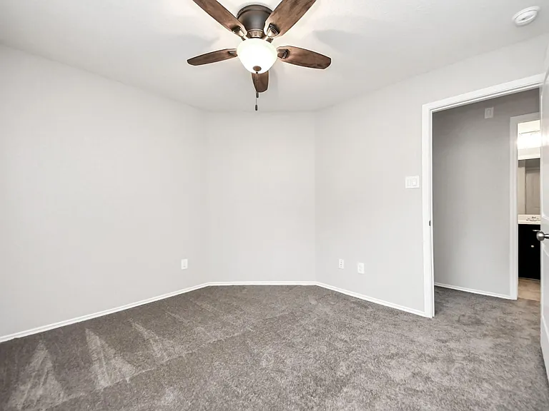 16130 Beachside Pl — Photo 26