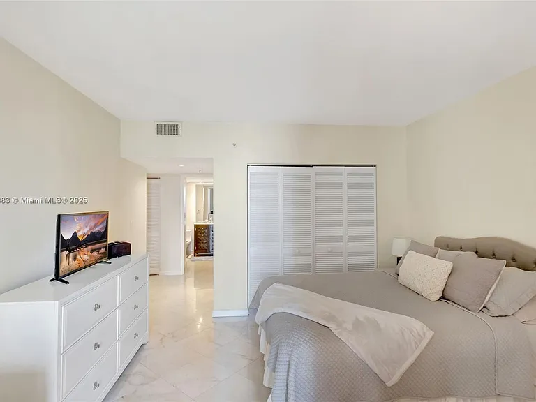 520 Brickell Key Dr #A914 — Photo 20