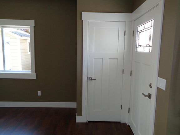 4th image of 2834 Carmen Ave #B