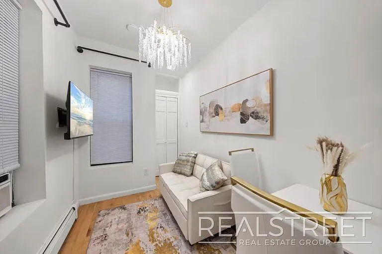 109 Madison St #1 — Photo 5