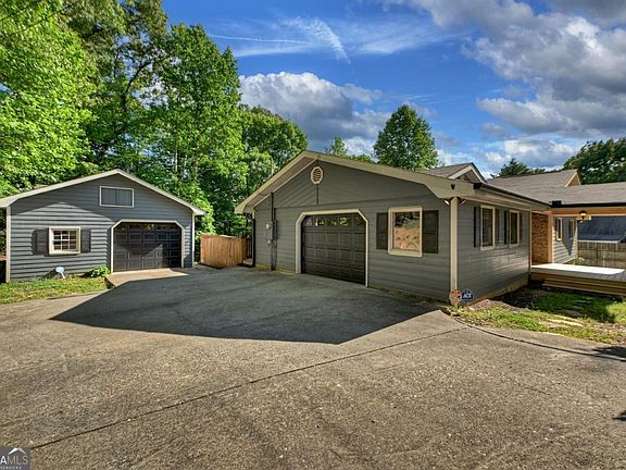 2nd image of 317 Hideaway Pl